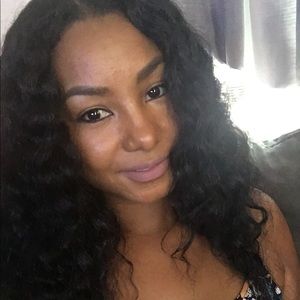 Meet your Posher, Yanira